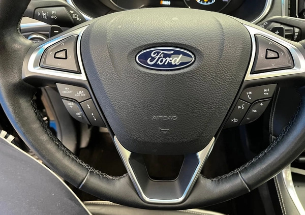 Ford EDGE cena 113900 przebieg: 100700, rok produkcji 2018 z Morąg małe 211